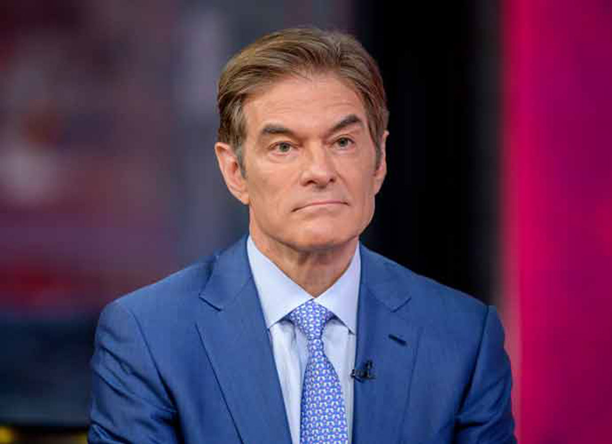 NEW YORK, NEW YORK - MARCH 09: Dr. Oz visits