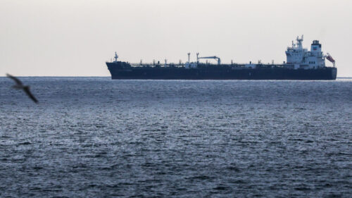 How will Russia benefit from US decision to ease oil sanctions?