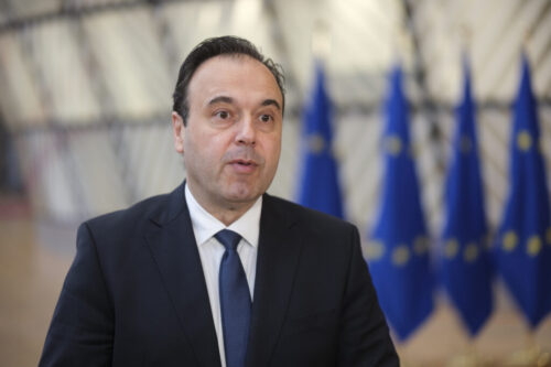 EU countries cool on Brussels age-check app 