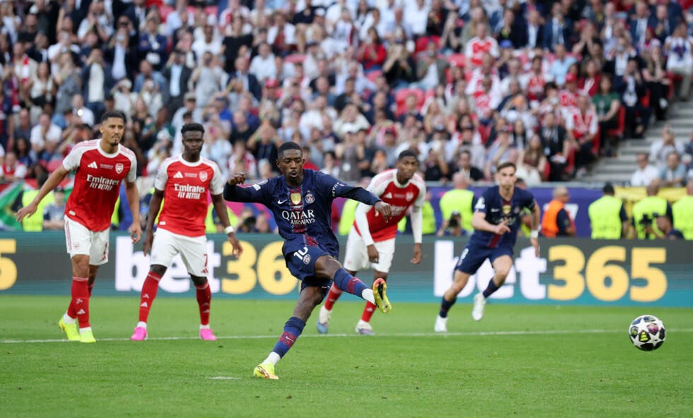 Ousmane Dembélé scores the equaliser for PSG.