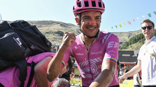Carapaz climbs unopposed to Tour de France 18th stage win
