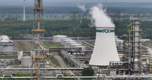 EU bets fossil fuel lobby is crying wolf over supply shock warnings