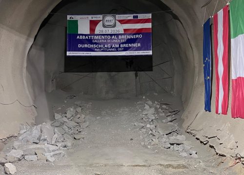 Brenner Pass: two main railway tunnels now connected