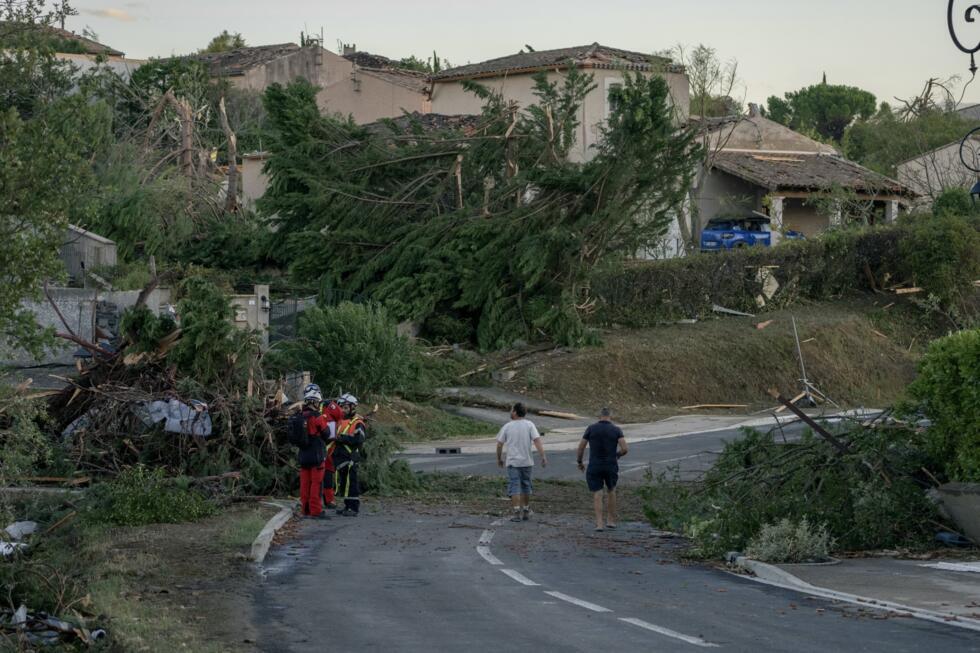 The mayor of Pomas said it was a 'miracle' no one was killed
