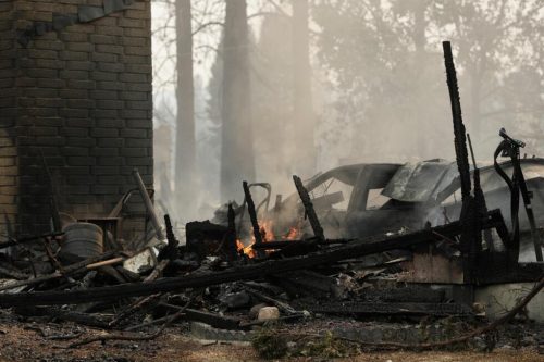 Fast moving wildfires raze neighborhoods in US northwest city of Spokane