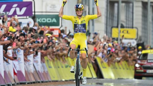 Demi Vollering wins second women’s Tour de France in dominating fashion